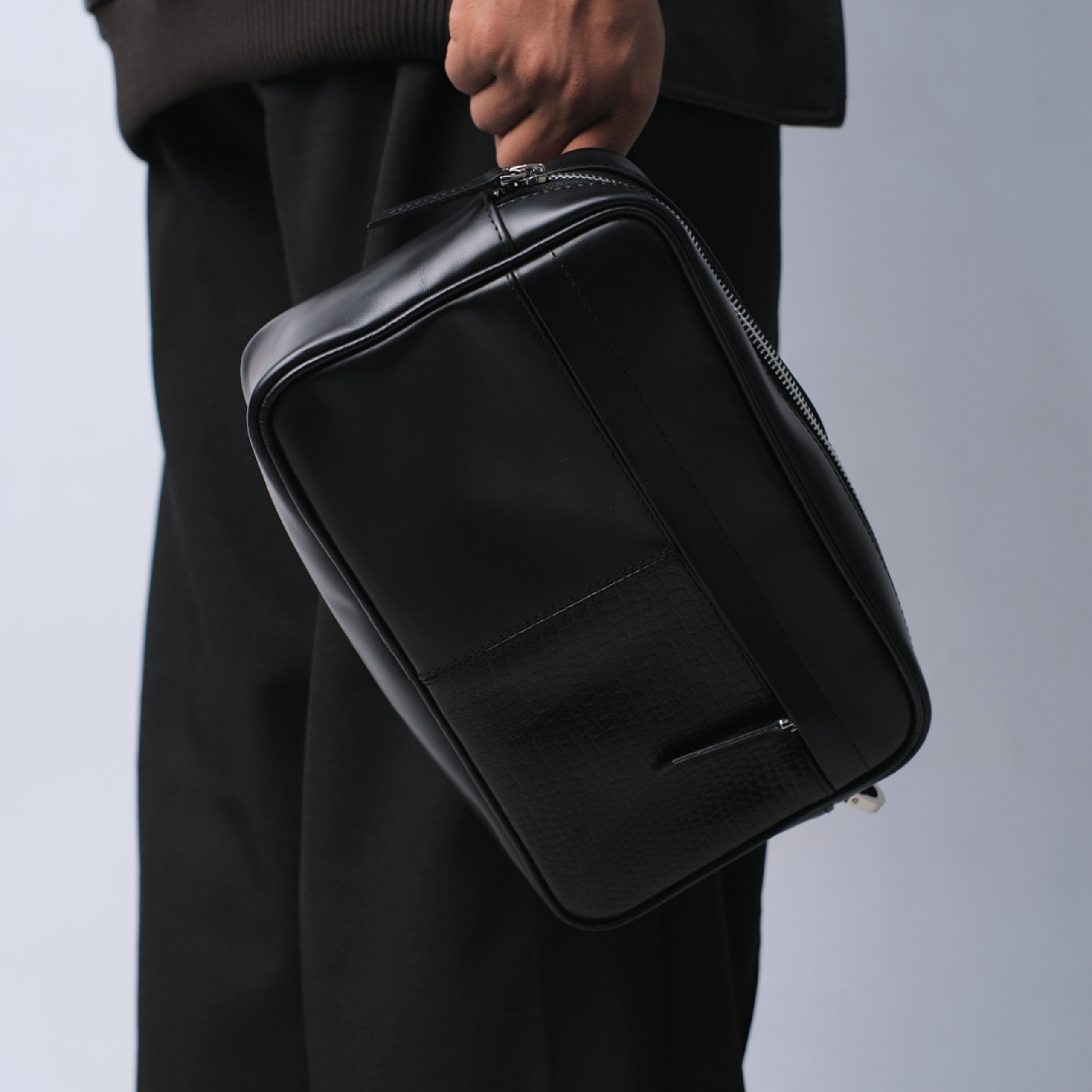 VAULT – HANDBAG POUCH - Image 4
